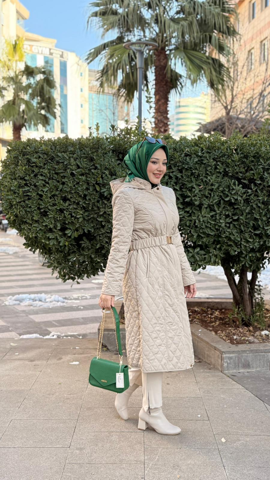 Armine, Trend Kemer Detaylı Kapüşonlu Kapitone Uzun Mont