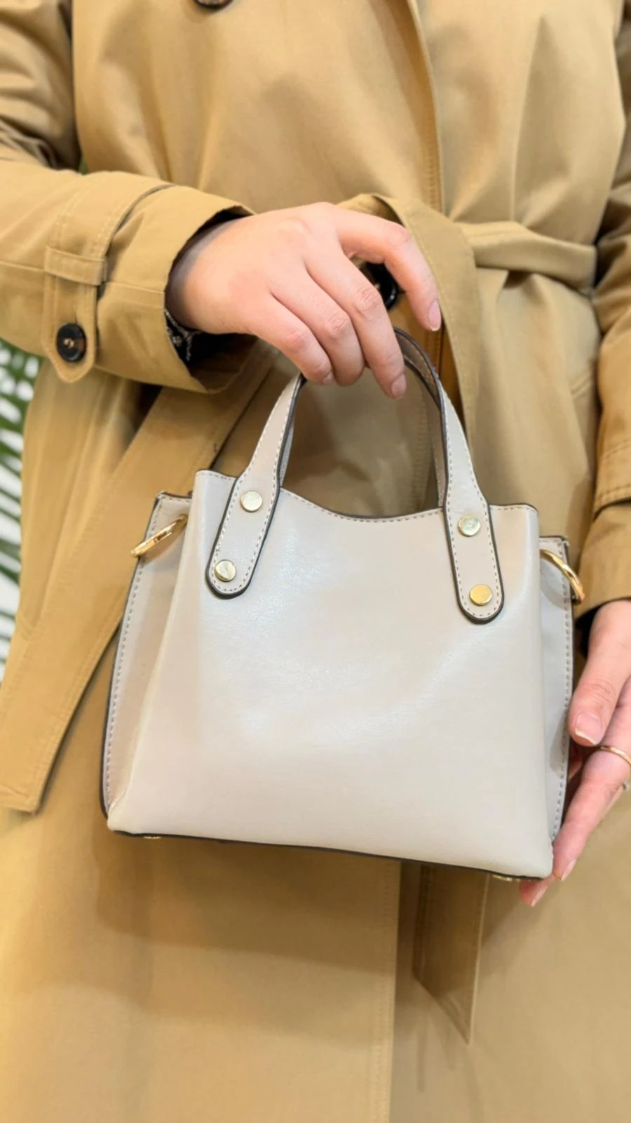 Armine Trend Gold Aksesuar Detaylı Mini El Çantası