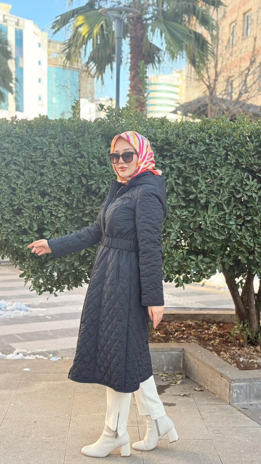 Armine, Trend Kemer Detaylı Kapüşonlu Kapitone Uzun Mont