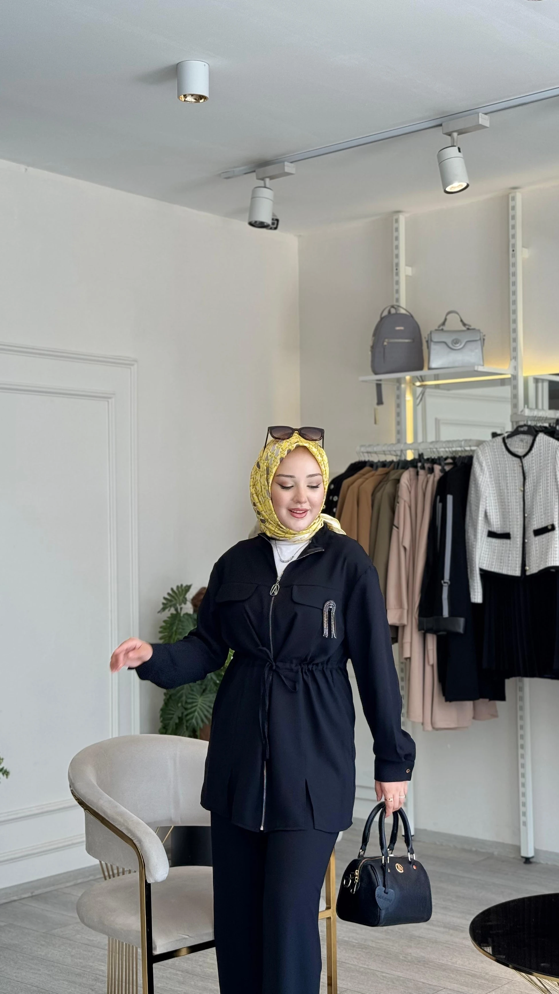 Armine Trend Fermuarlı Belden Büzgülü Rahat Kesim Ceket ve Bol Paça Pantolon Takımı