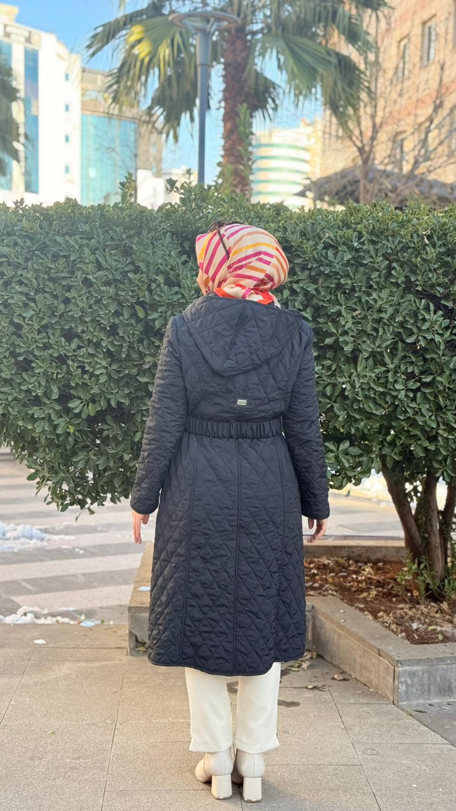 Armine, Trend Kemer Detaylı Kapüşonlu Kapitone Uzun Mont