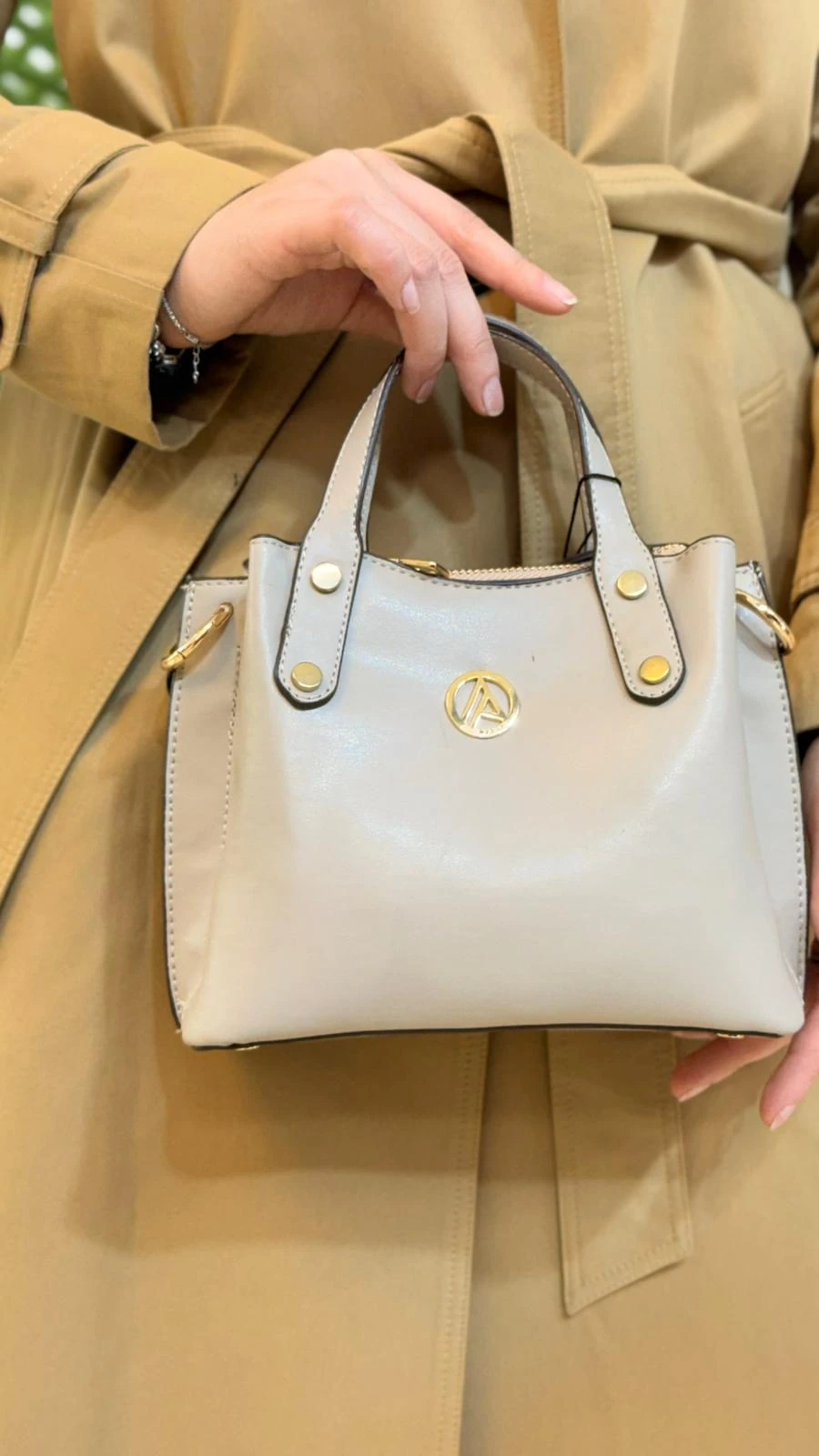 Armine Trend Gold Aksesuar Detaylı Mini El Çantası