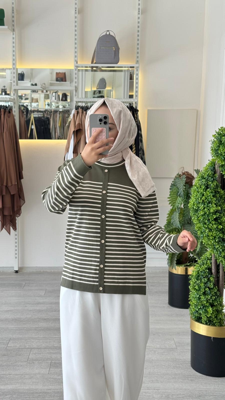 Armine Trend Çizgili Düğmeli Triko Hırka