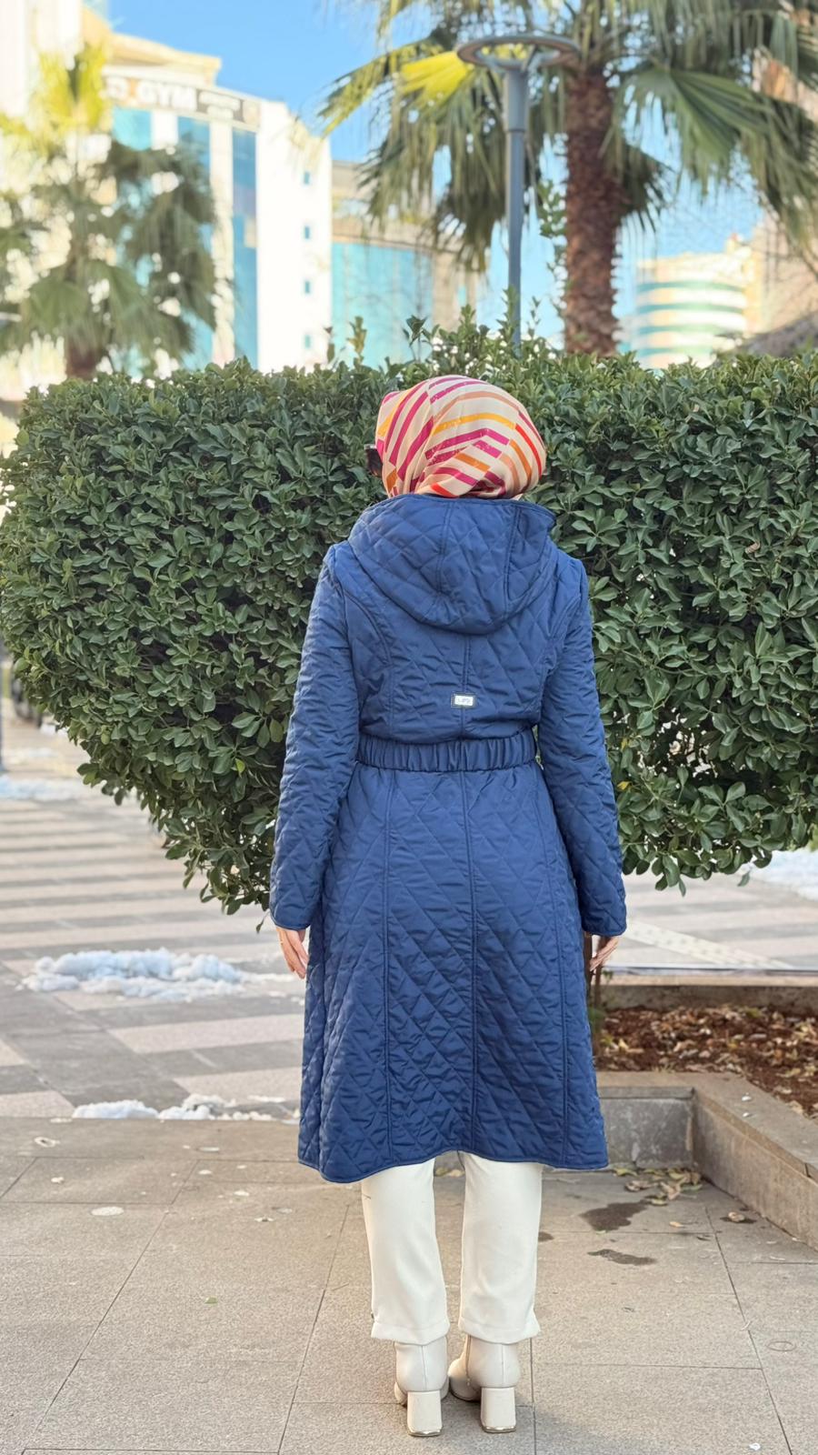 Armine, Trend Kemer Detaylı Kapüşonlu Kapitone Uzun Mont