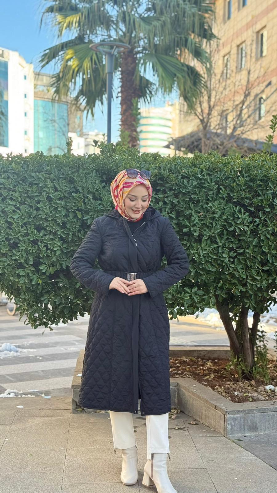 Armine, Trend Kemer Detaylı Kapüşonlu Kapitone Uzun Mont